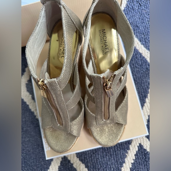 MICHAEL KORS Dakota Metallic Wedges size 9.5 - Picture 6 of 8